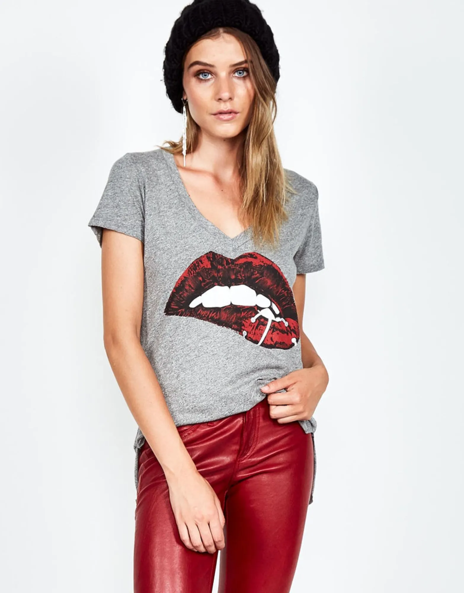 Clearance Emmalyn Pierced Biting Lip S/S V-Neck Scoop Raw Hem Tee Women Short Sleeve