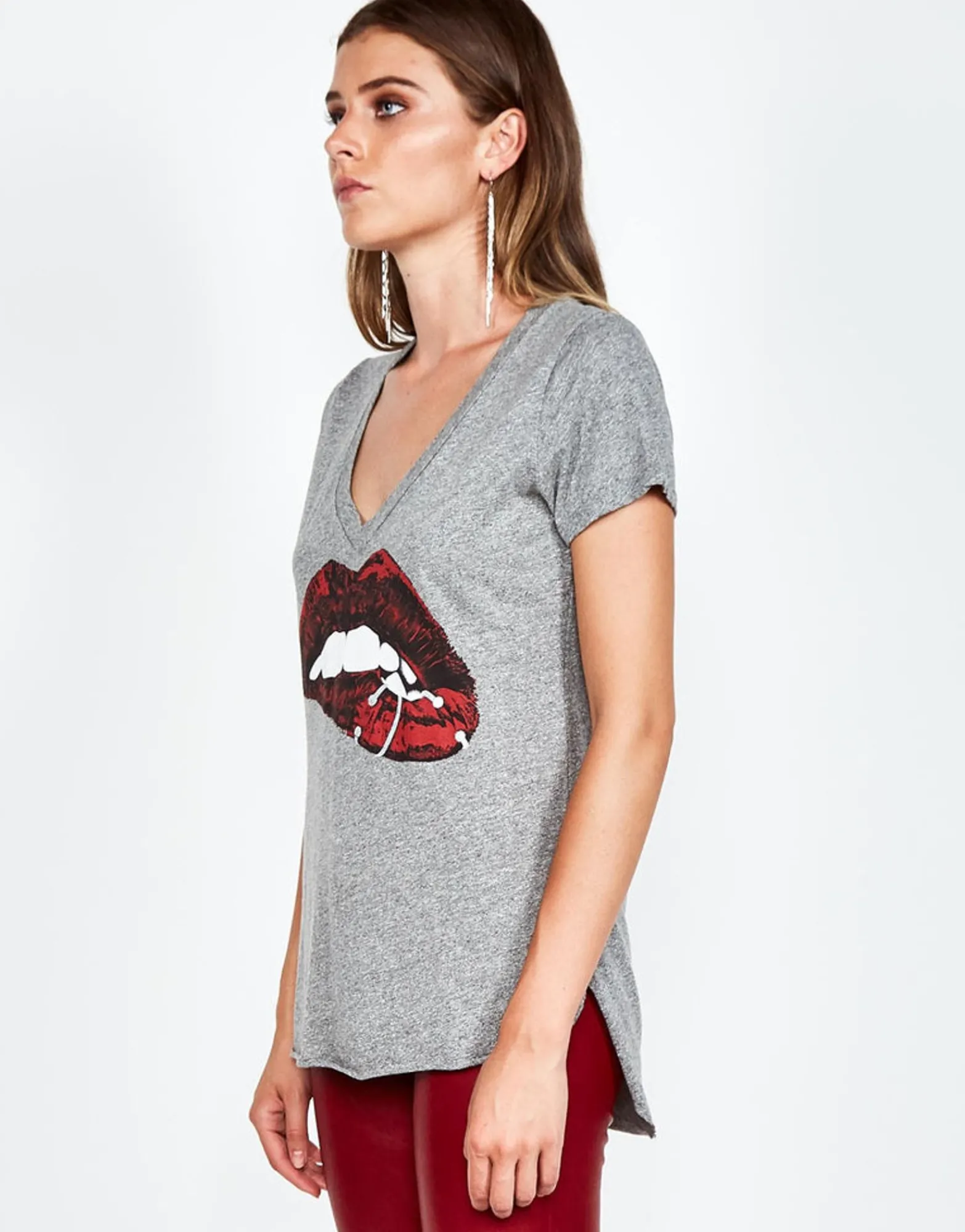 Clearance Emmalyn Pierced Biting Lip S/S V-Neck Scoop Raw Hem Tee Women Short Sleeve