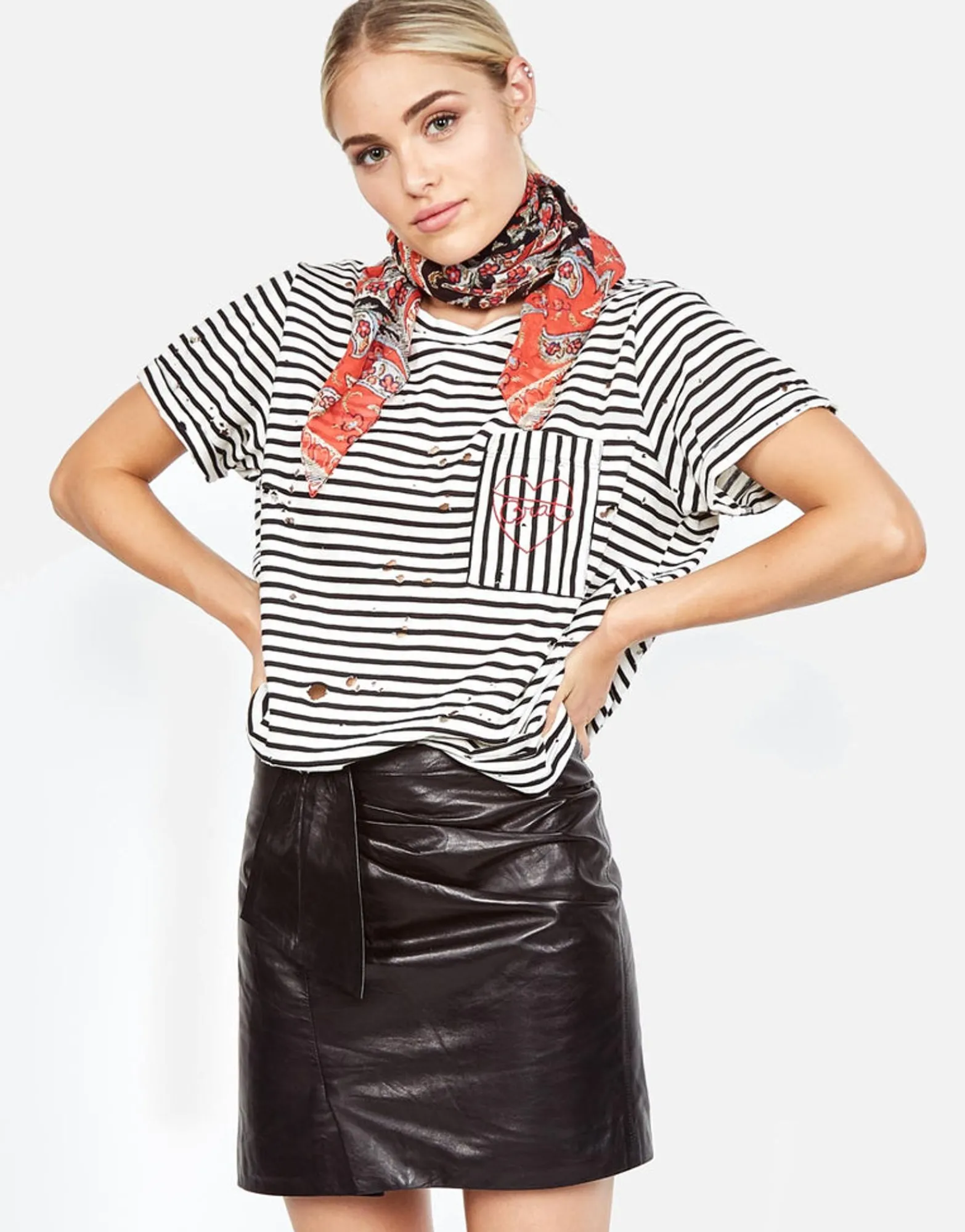 Sale Iris Brat Heart S/S Tee W/ Pocket & Scoop Hem Women Short Sleeve