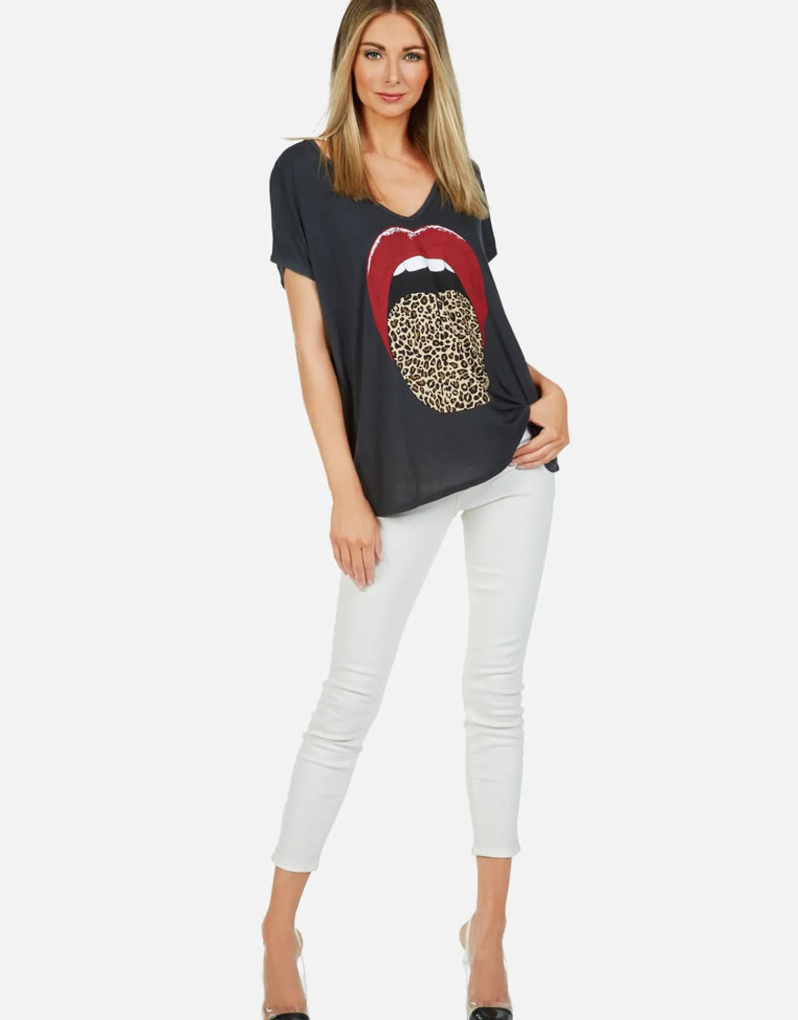 Shop Leopard Tongue Ss V-Neck Tee | April By Women Short Sleeve