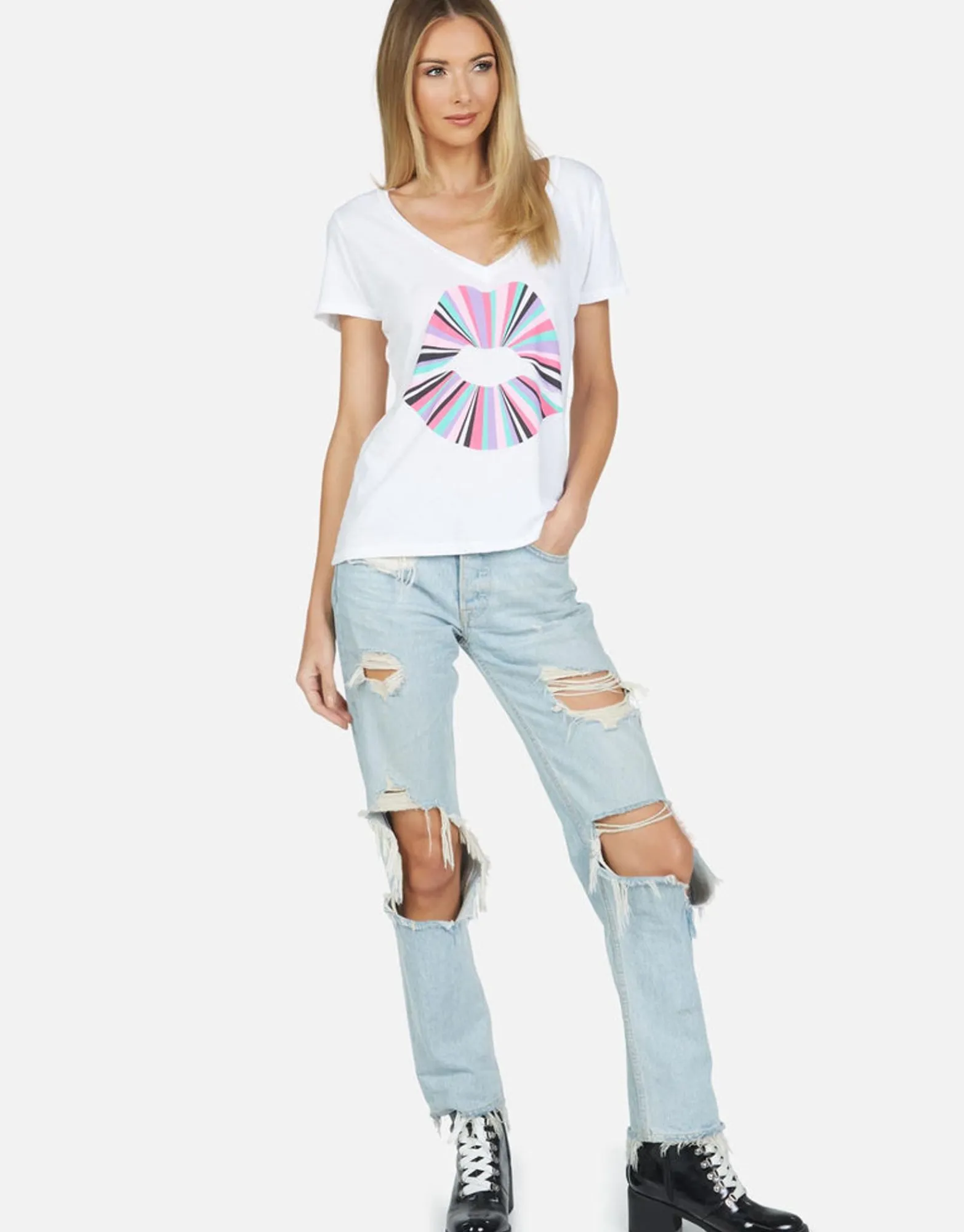 Sale Rainbow Ray Lip Ss V-Neck Tee | Cruz By Women Short Sleeve