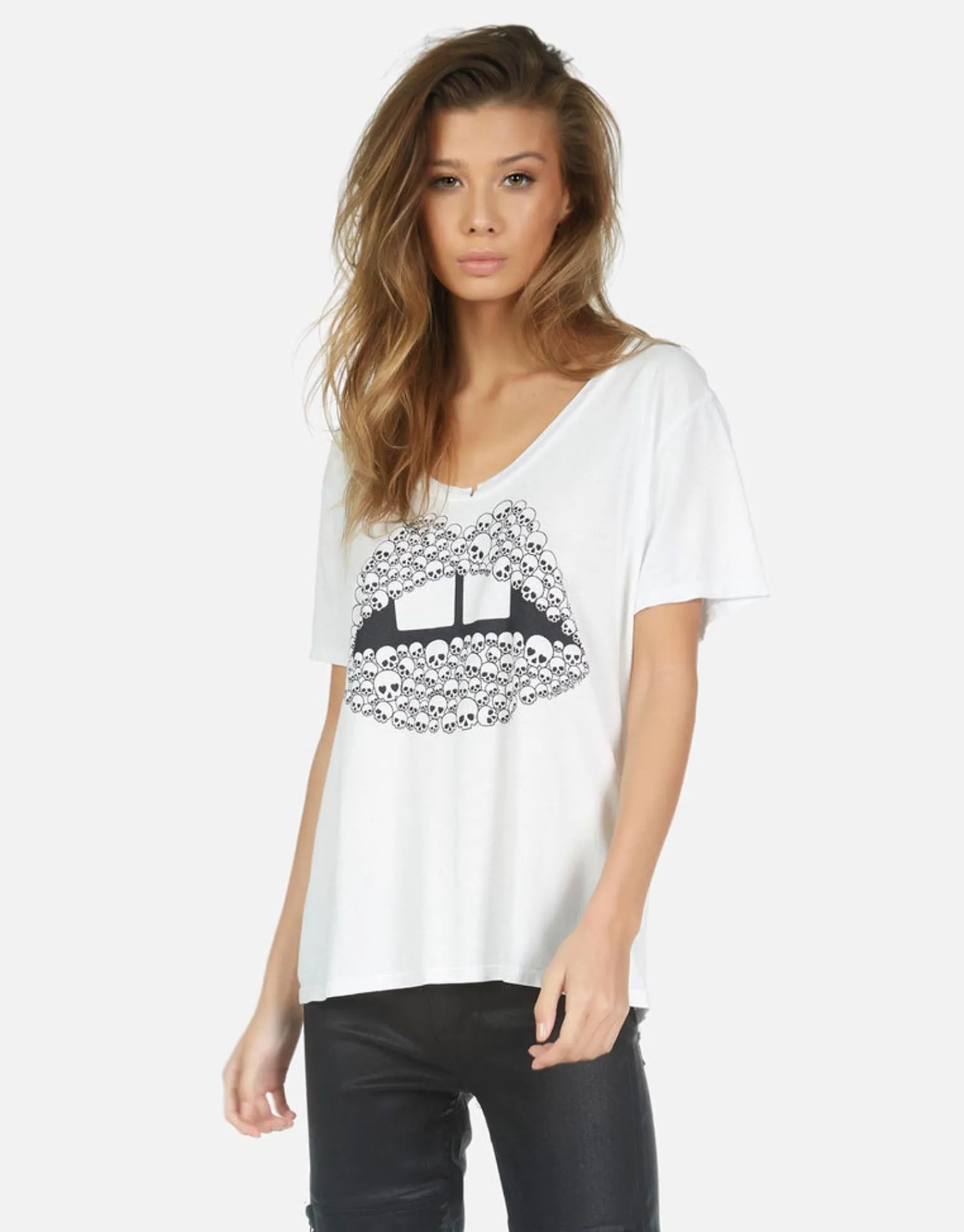 Online Skull Lip Boyfriend V-Neck Tee | Elara By Women Short Sleeve