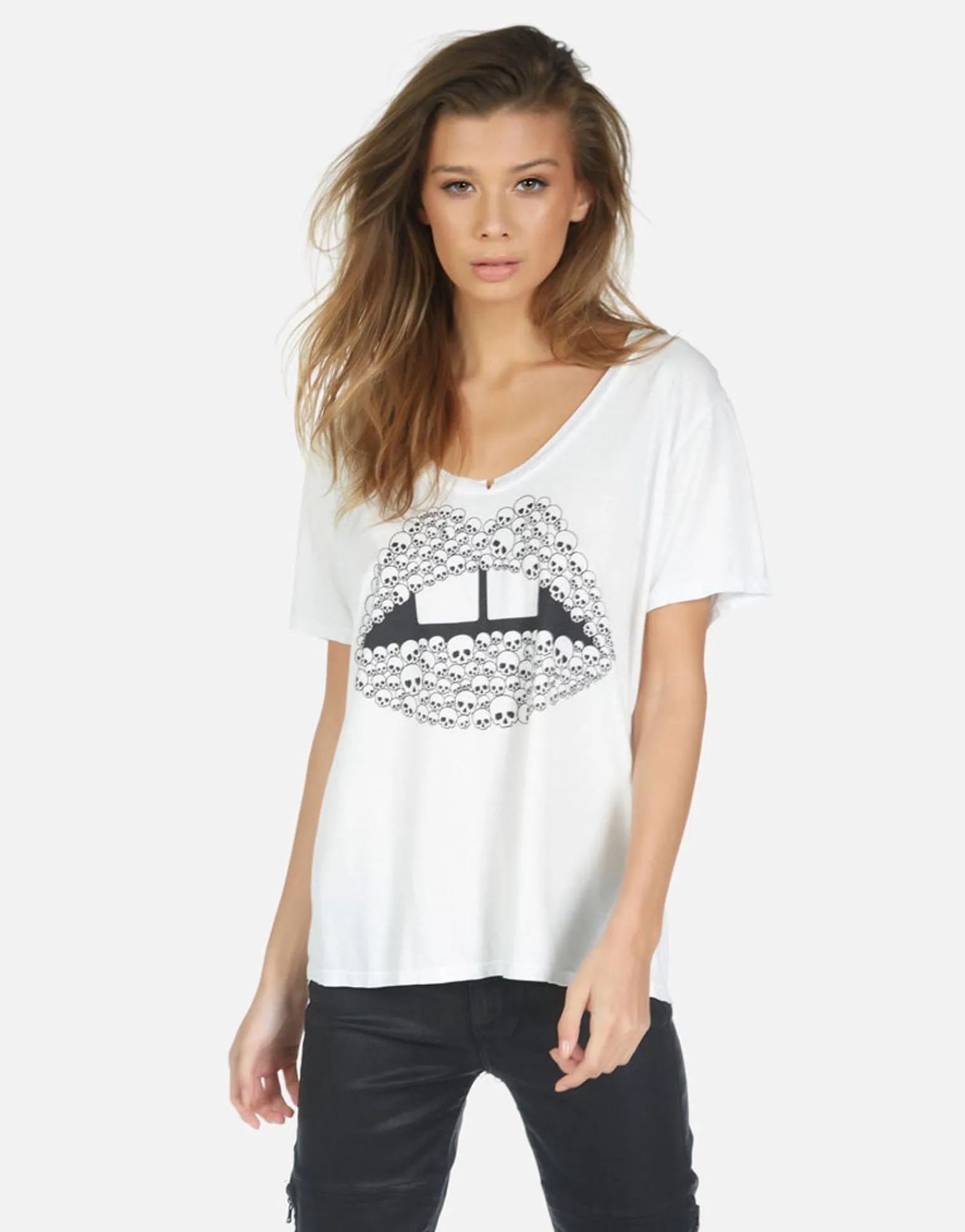 Online Skull Lip Boyfriend V-Neck Tee | Elara By Women Short Sleeve