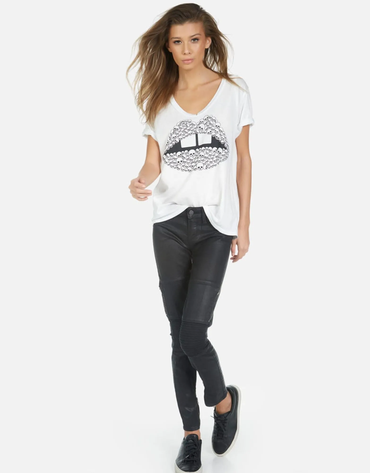 Online Skull Lip Boyfriend V-Neck Tee | Elara By Women Short Sleeve