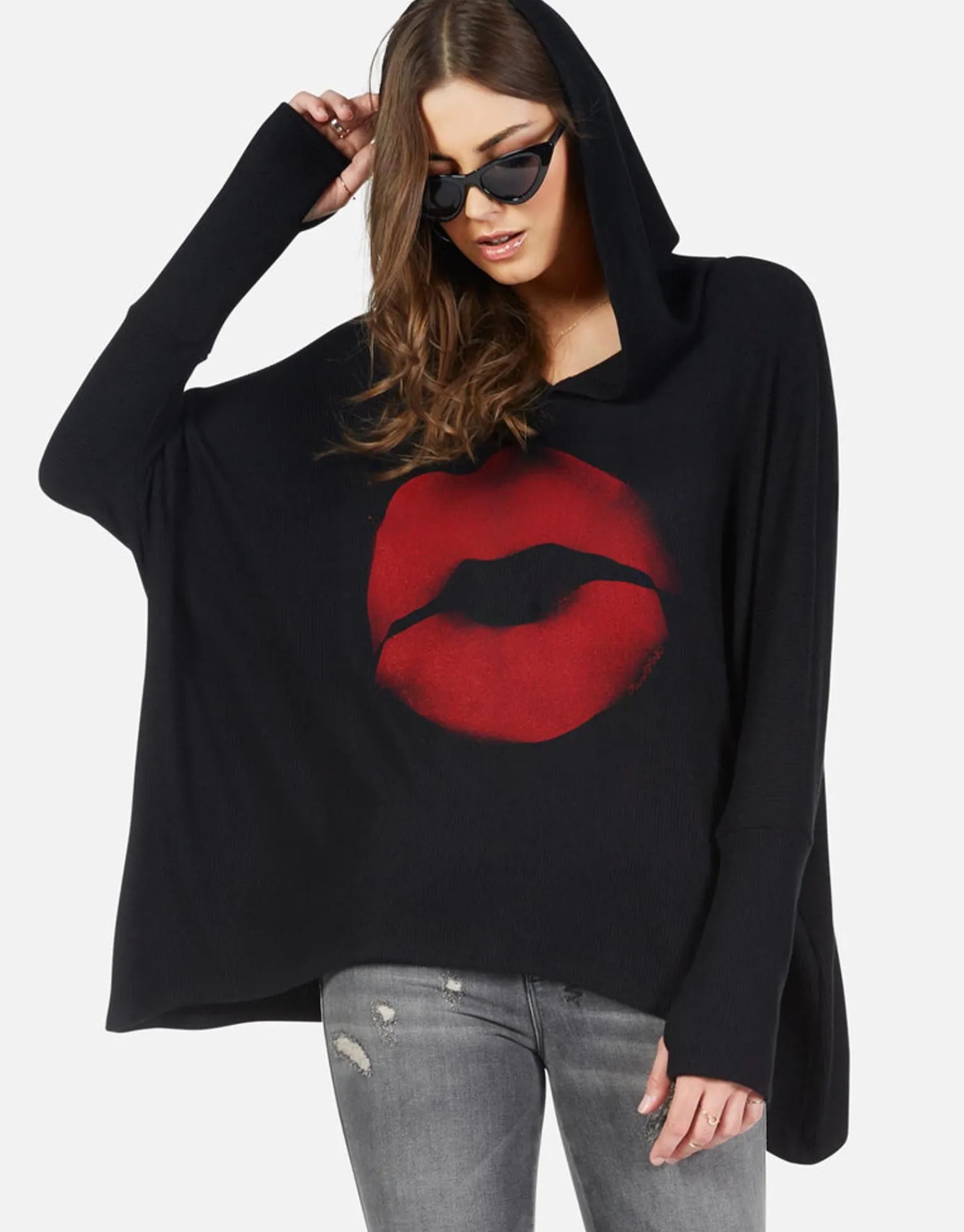Cheap Spray Kiss Oversized Pullover Hoodie | Wilma By Women Hoodies