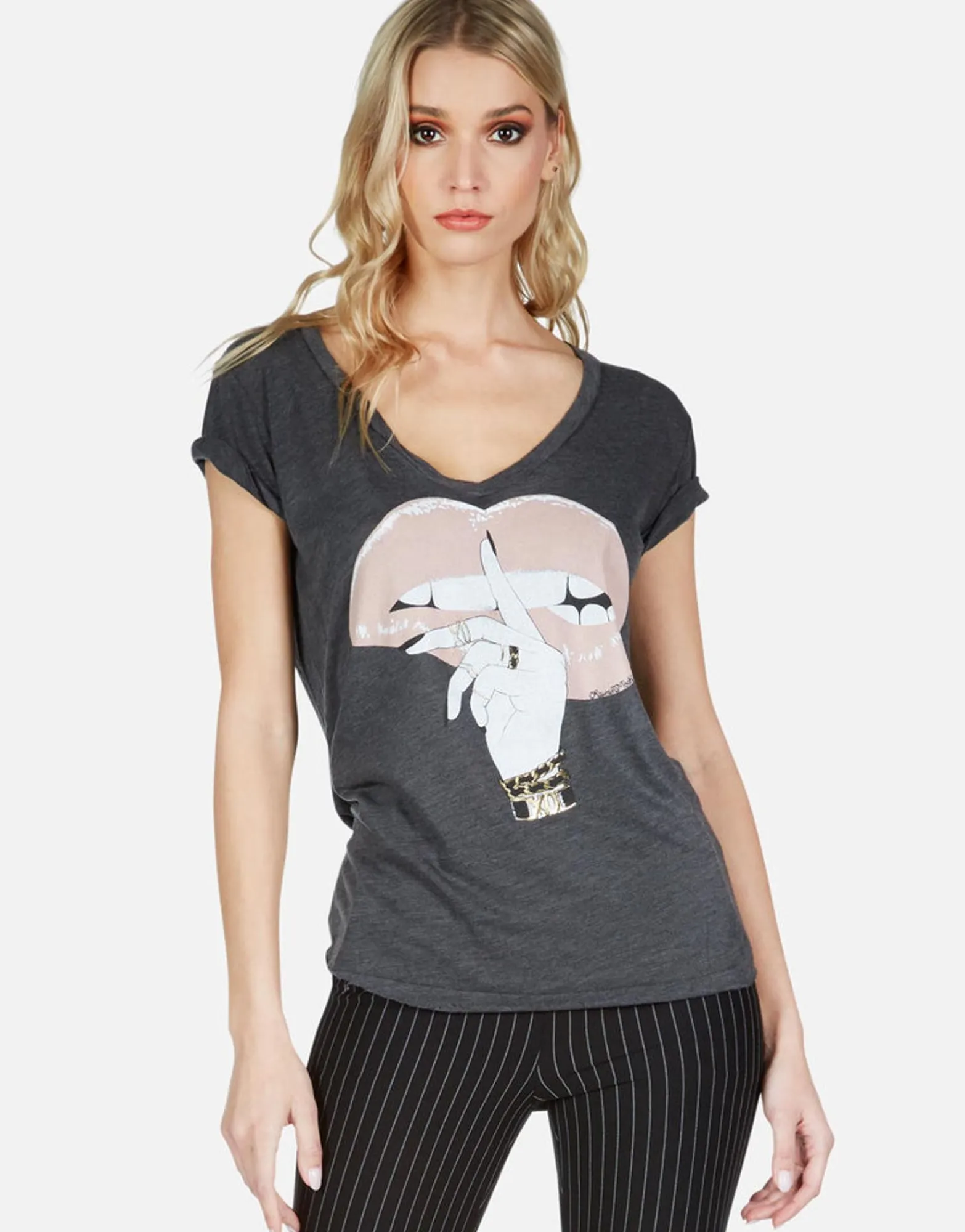 Best Xo Shh Lip S/S V-Neck Tee | Emmalyn By Women Short Sleeve